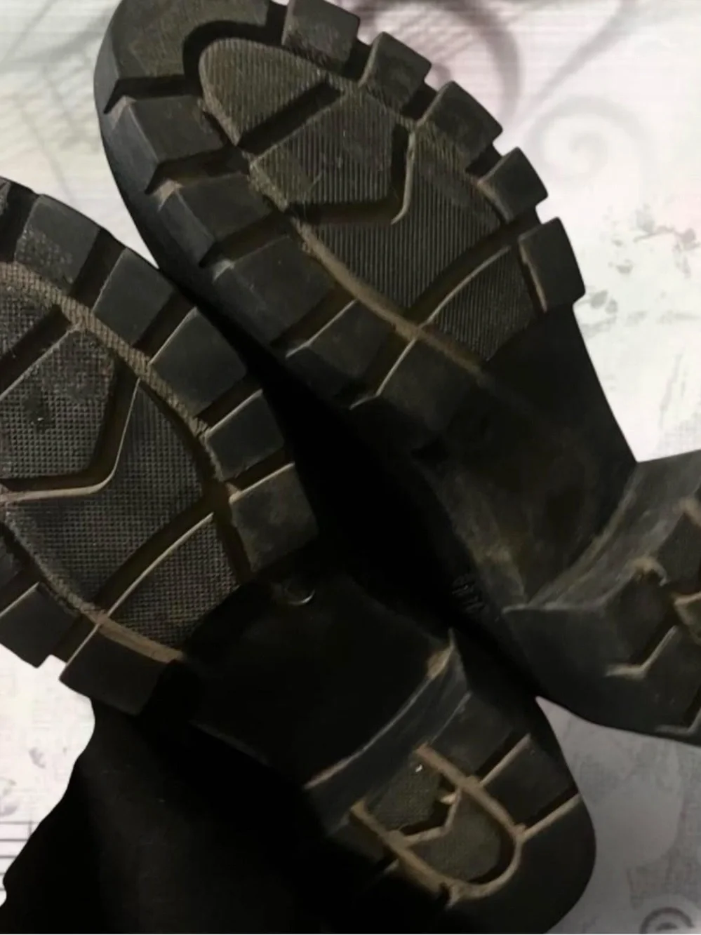 Black Women's Knee-High Chunky Sole Boots